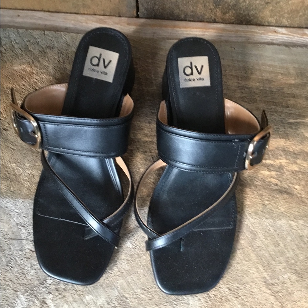 NWOT Dolce Vita Black Sandals